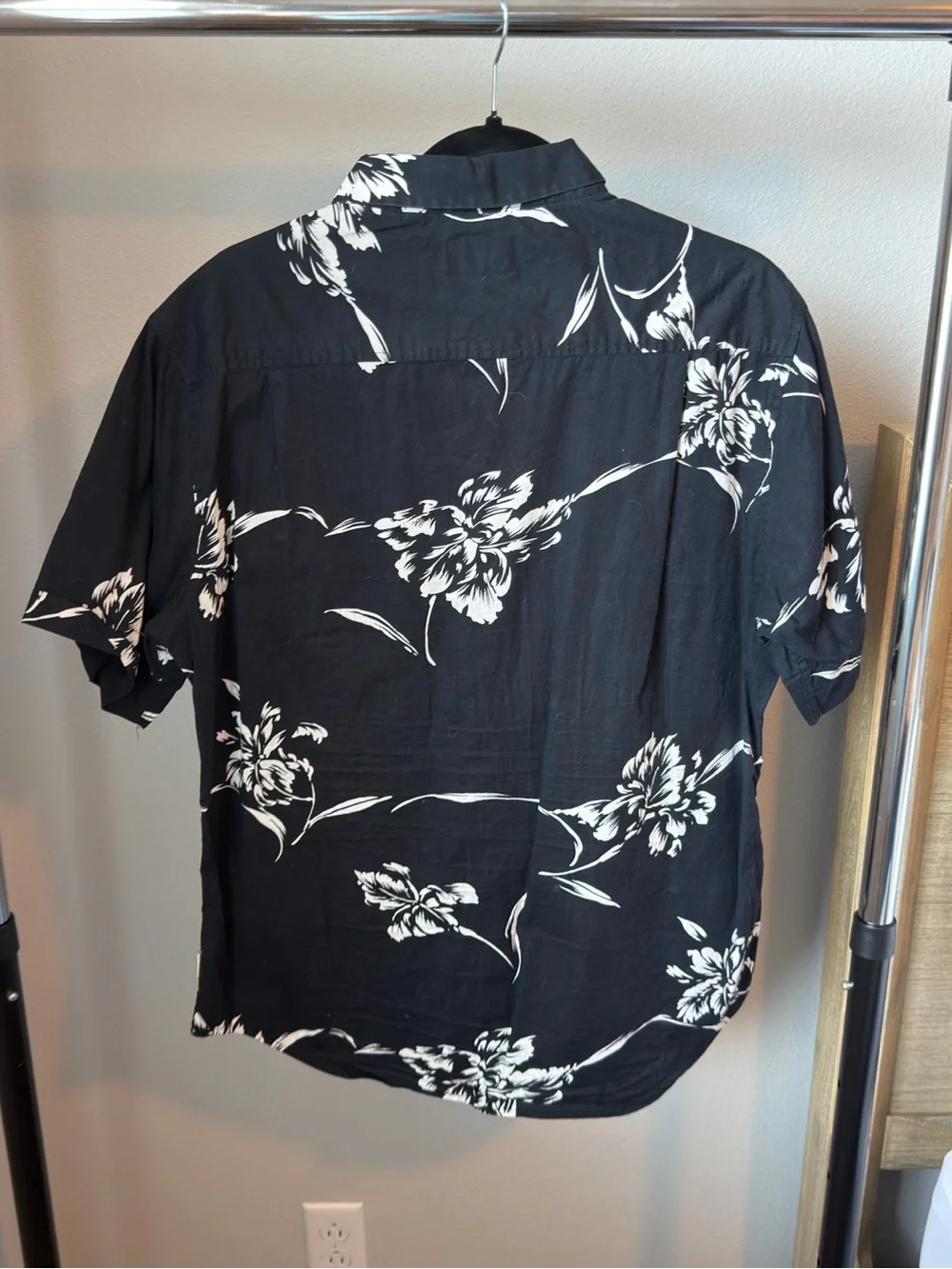 7 Diamonds Black & White Floral Short-Sleeve Men's Shirt